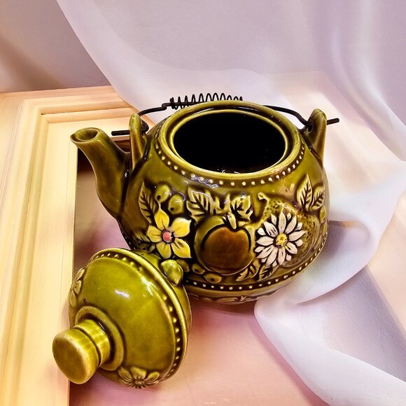 Royal Sealy Ceramic Teapot with Fruits & Flowers, Autumn Themed, Vintage - Picture 5 of 7